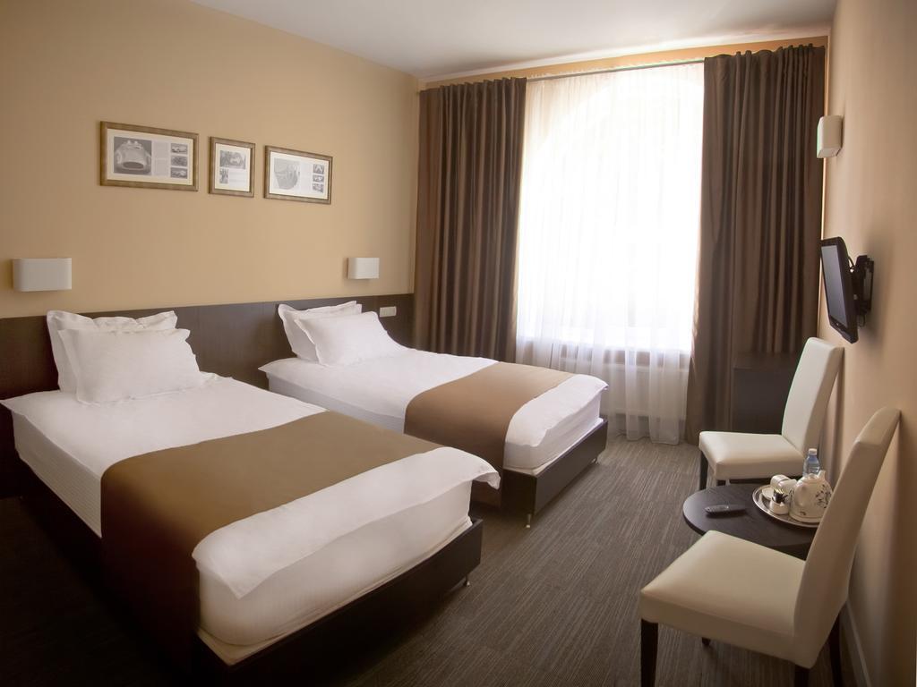 Schiller Hotel Kamianske Room photo