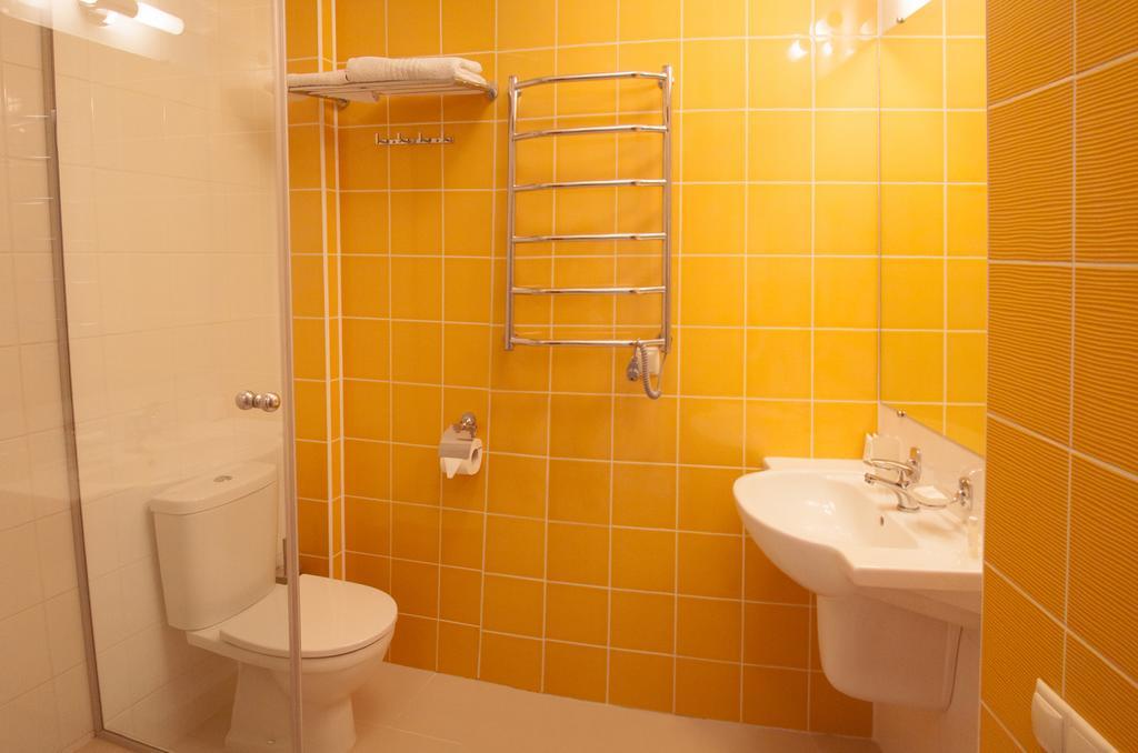 Schiller Hotel Kamianske Room photo